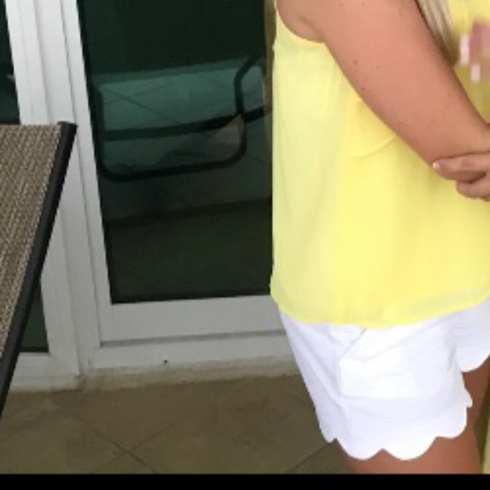 Lilly Pulitzer White scalloped shorts